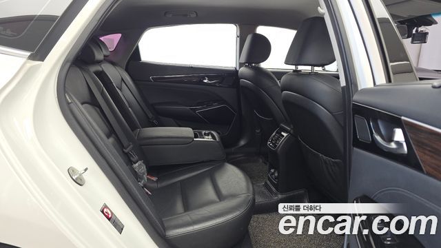 Kia K7 2019 — photo 18