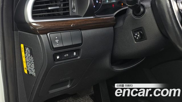 Kia K7 2019 — photo 22