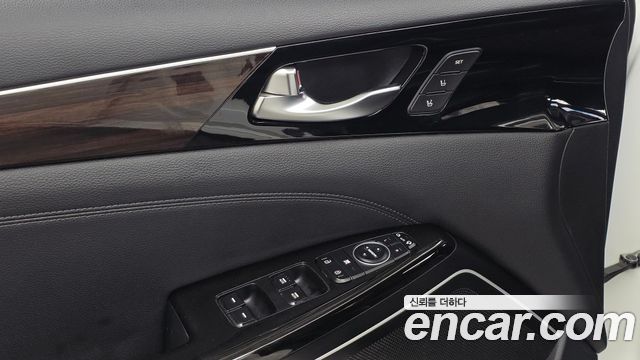 Kia K7 2019 — photo 23