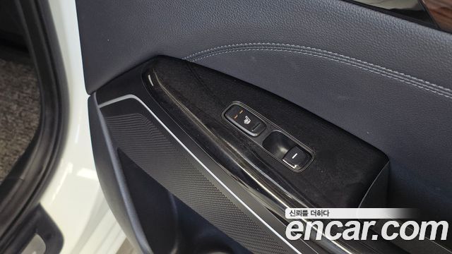 Kia K7 2019 — photo 25