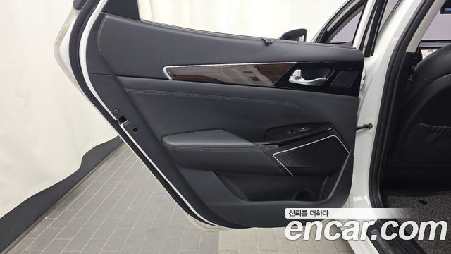 Kia K7 2019 — photo 15