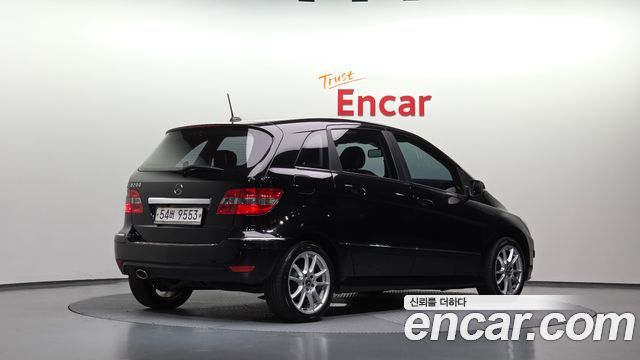 Mercedes-Benz B-Class 2010 — photo 2