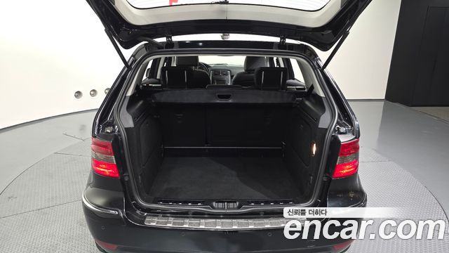 Mercedes-Benz B-Class 2010 — photo 20
