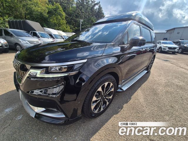Kia Canival 2023 — photo 3