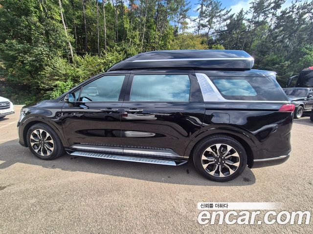 Kia Canival 2023 — photo 8