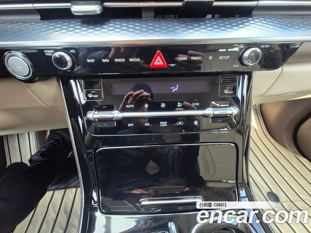 Kia Canival 2023 — photo 10