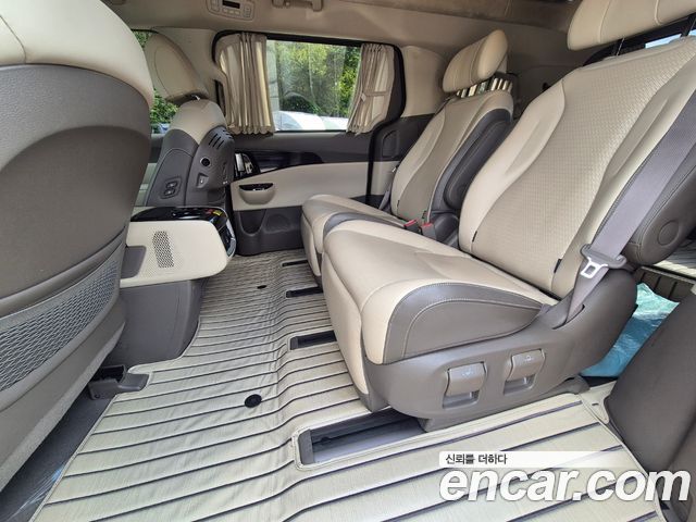 Kia Canival 2023 — photo 14