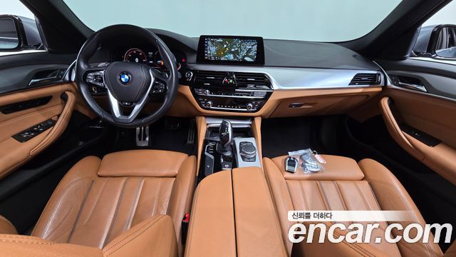 BMW 5-Series 2018 — photo 7