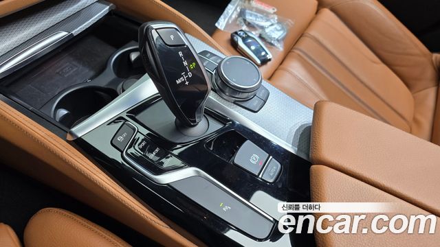 BMW 5-Series 2018 — photo 9