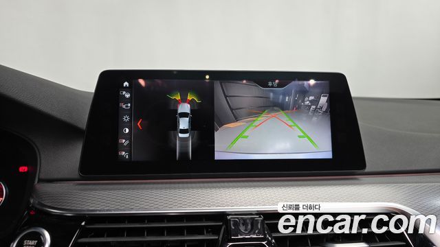 BMW 5-Series 2018 — photo 14