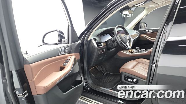 BMW X5 2019 — photo 13