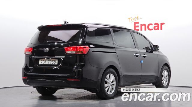 Kia Canival 2016 — photo 2