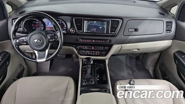 Kia Canival 2016 — photo 10