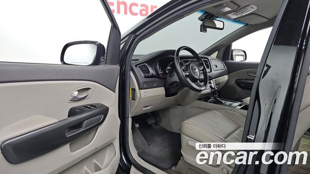 Kia Canival 2016 — photo 13