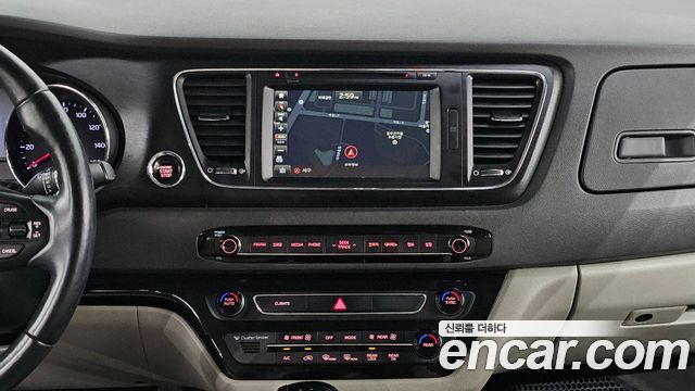 Kia Canival 2016 — photo 20