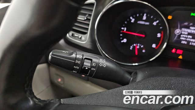Kia Canival 2016 — photo 24