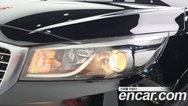 Kia Canival 2016 — photo 8