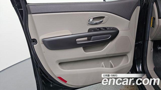 Kia Canival 2016 — photo 14