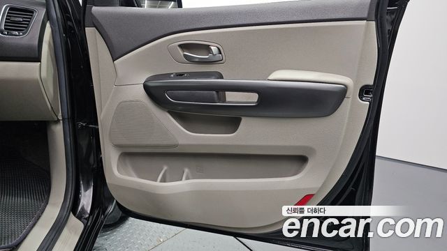 Kia Canival 2016 — photo 15