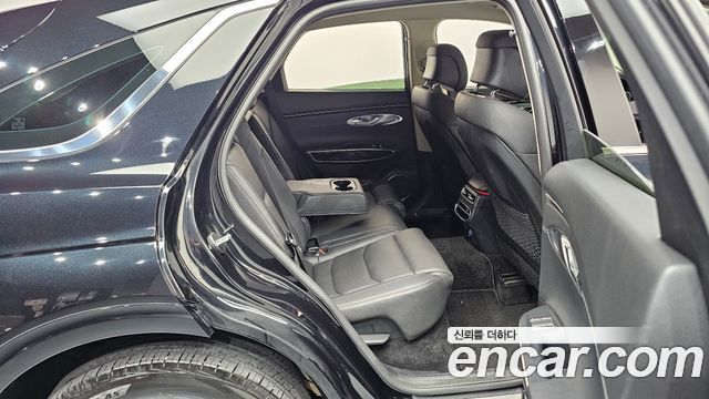 Genesis GV70 2023 — photo 17