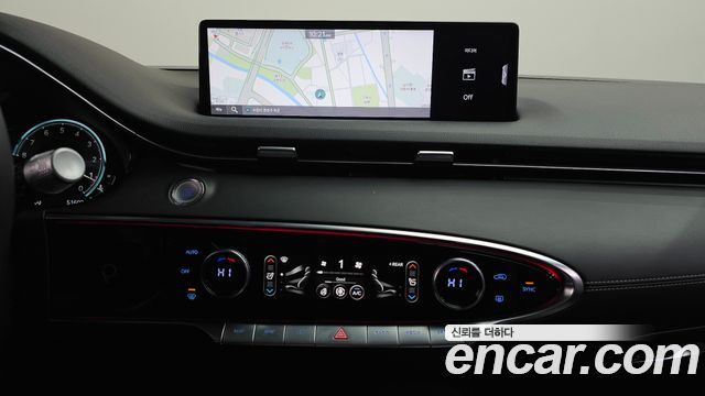Genesis GV70 2023 — photo 18