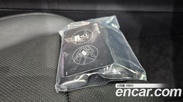 Genesis GV70 2023 — photo 22