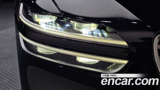 Genesis GV70 2023 — photo 8