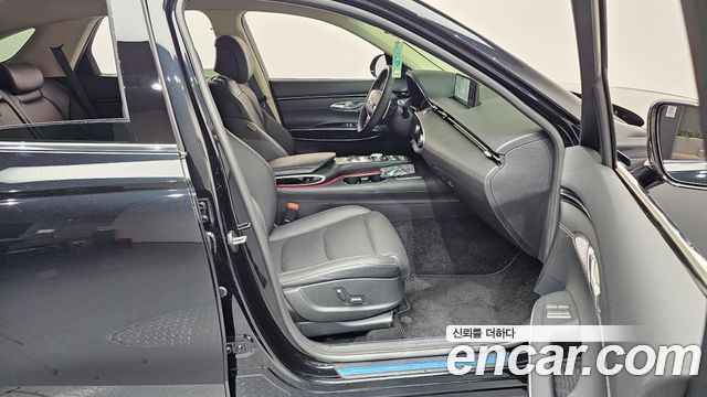 Genesis GV70 2023 — photo 16