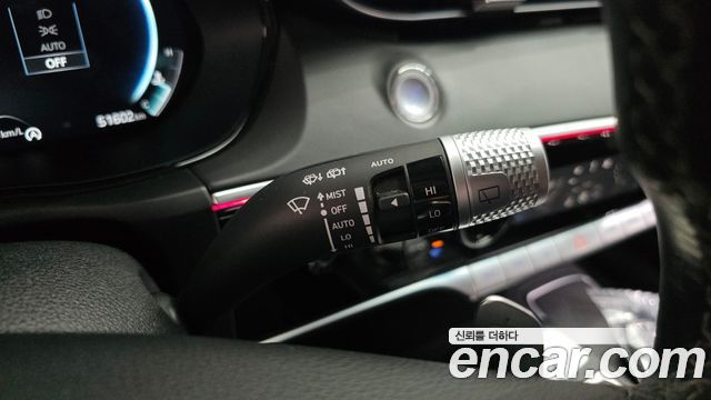 Genesis GV70 2023 — photo 27