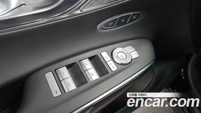 Genesis GV70 2023 — photo 28