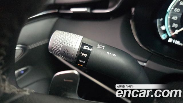 Genesis GV70 2023 — photo 29