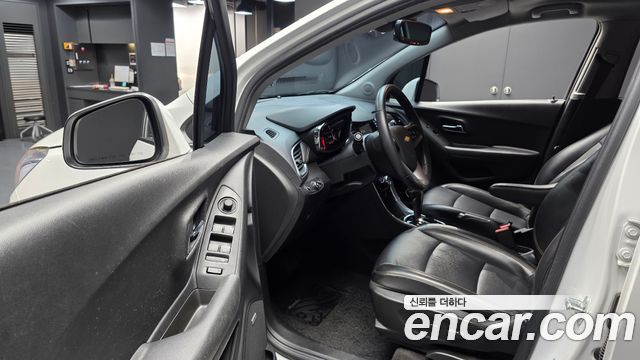 Chevrolet Korea Trax 2017 — photo 13