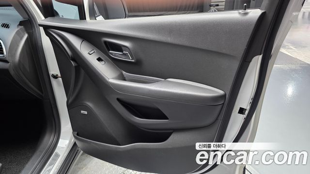 Chevrolet Korea Trax 2017 — photo 14