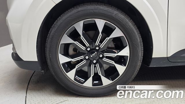 Kia Canival 2023 — photo 5