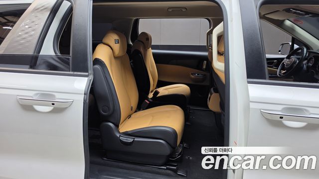 Kia Canival 2023 — photo 17