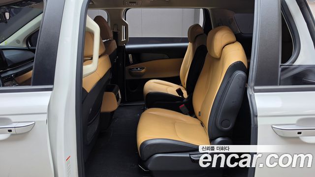 Kia Canival 2023 — photo 18