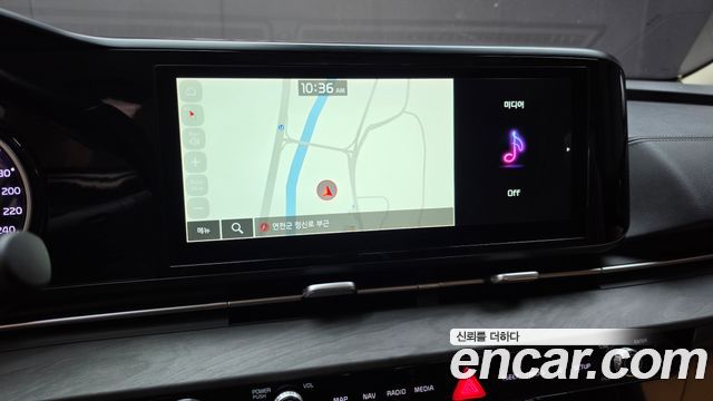 Kia Canival 2023 — photo 20