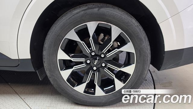 Kia Canival 2023 — photo 7