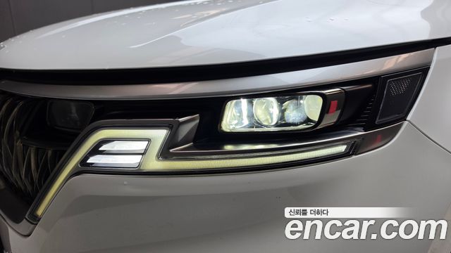 Kia Canival 2023 — photo 8