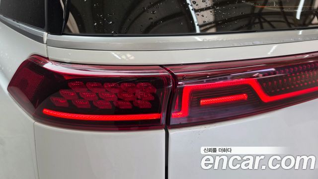 Kia Canival 2023 — photo 9