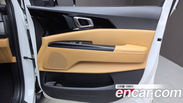 Kia Canival 2023 — photo 14