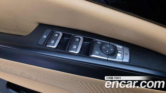 Kia Canival 2023 — photo 30