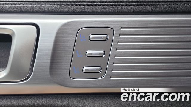 Hyundai Santafe 2025 — photo 18