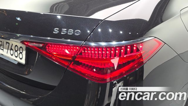 Mercedes-Benz S-Class 2021 — photo 9
