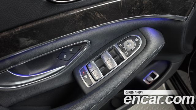 Mercedes-Benz S-Class 2018 — photo 39