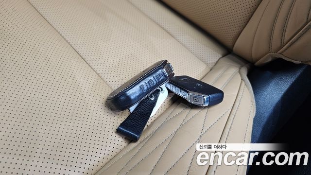 Kia K7 2020 — photo 35