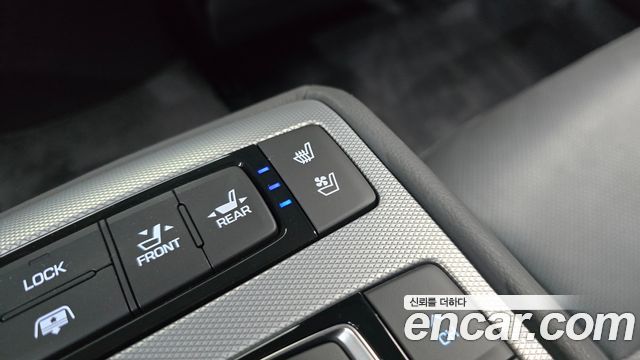 Genesis G80 2018 — photo 21