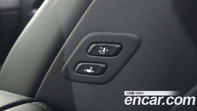 Genesis G80 2018 — photo 23
