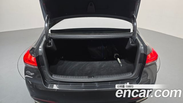 Genesis G80 2018 — photo 25