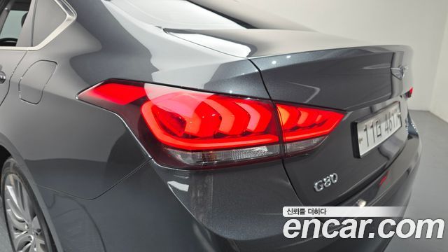 Genesis G80 2018 — photo 9